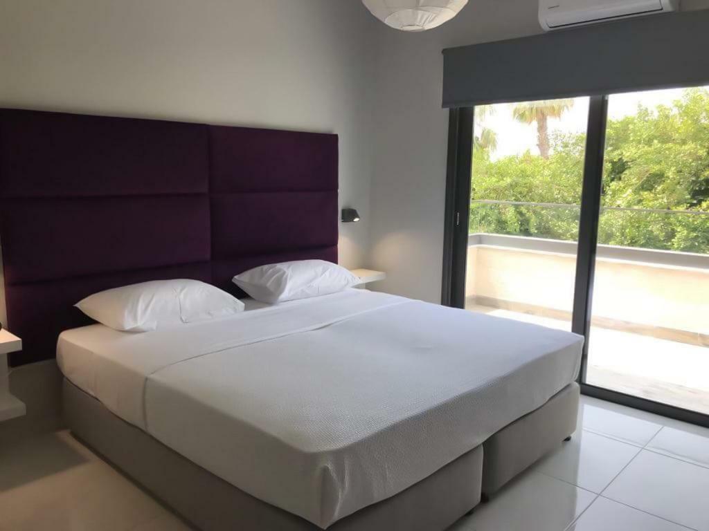 Mare Monte Seaview Boutique Apartment 파포스 외부 사진