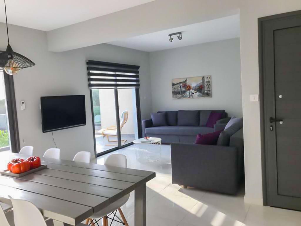 Mare Monte Seaview Boutique Apartment 파포스 외부 사진