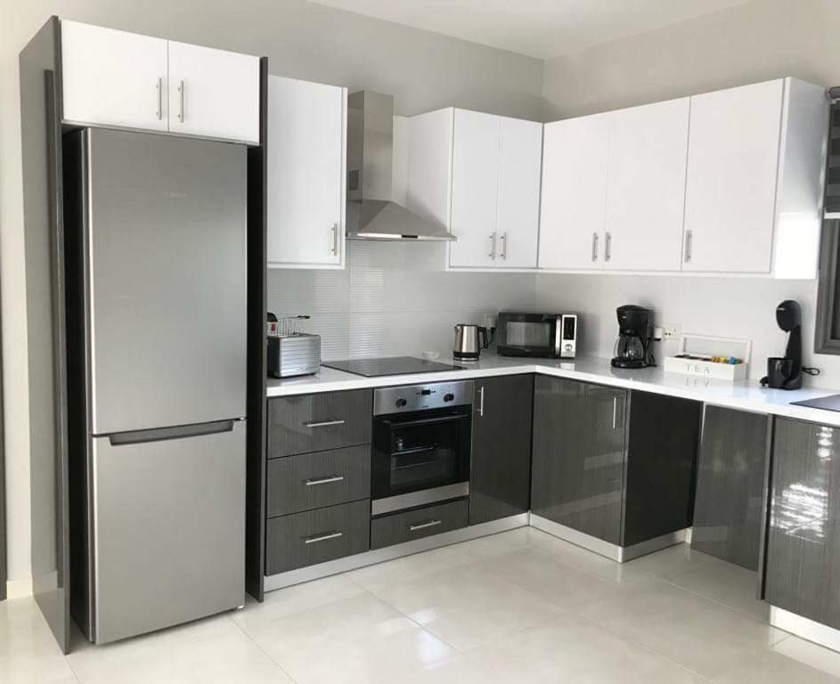 Mare Monte Seaview Boutique Apartment 파포스 외부 사진