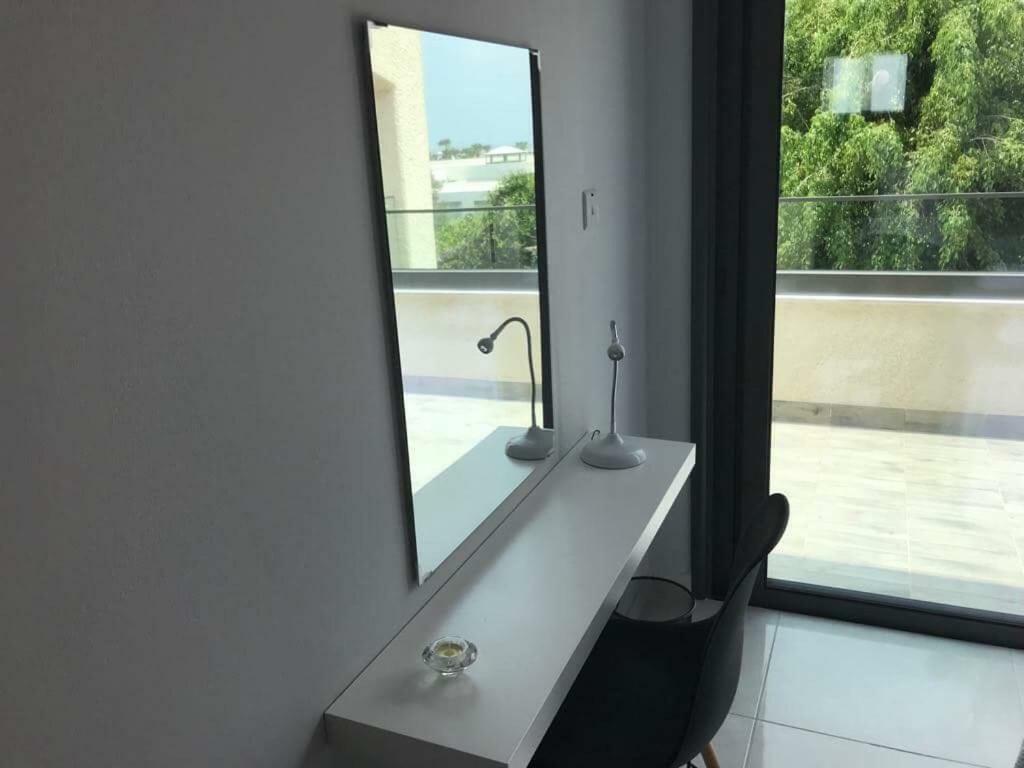 Mare Monte Seaview Boutique Apartment 파포스 외부 사진