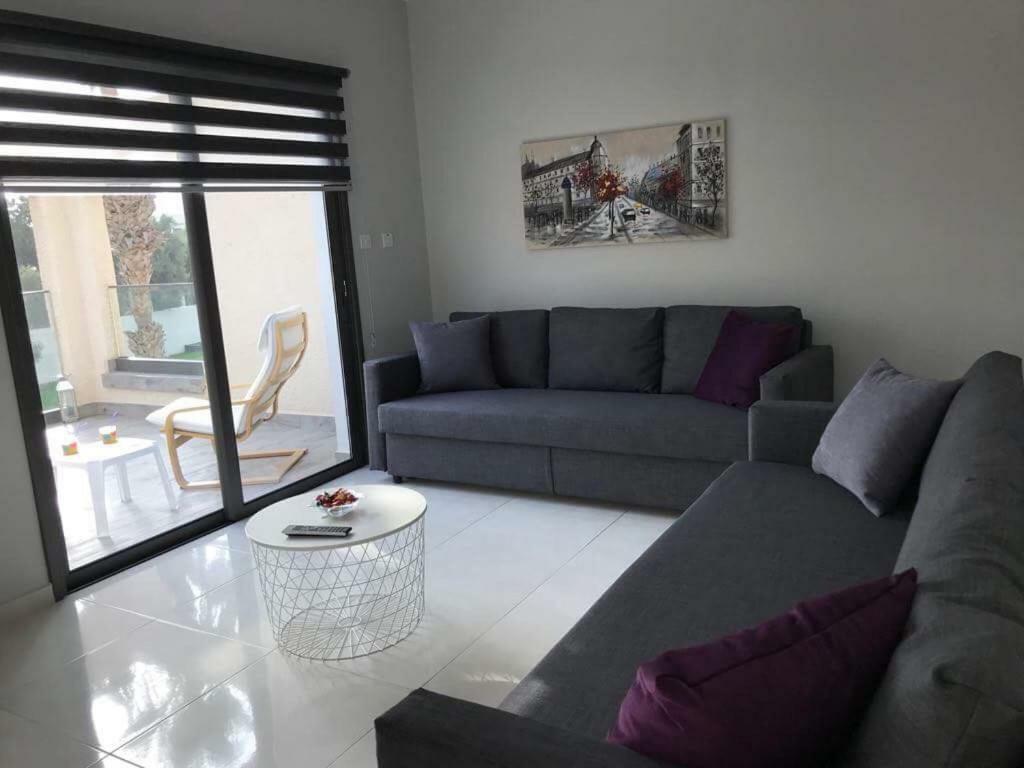 Mare Monte Seaview Boutique Apartment 파포스 외부 사진