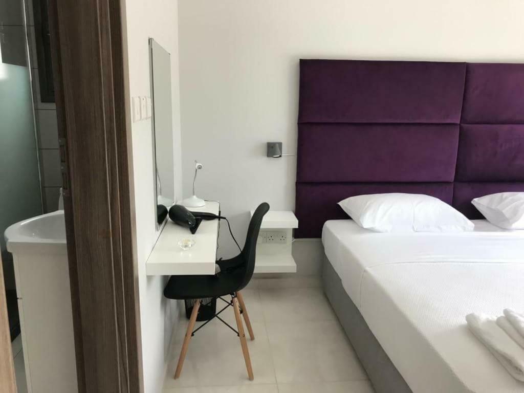 Mare Monte Seaview Boutique Apartment 파포스 외부 사진
